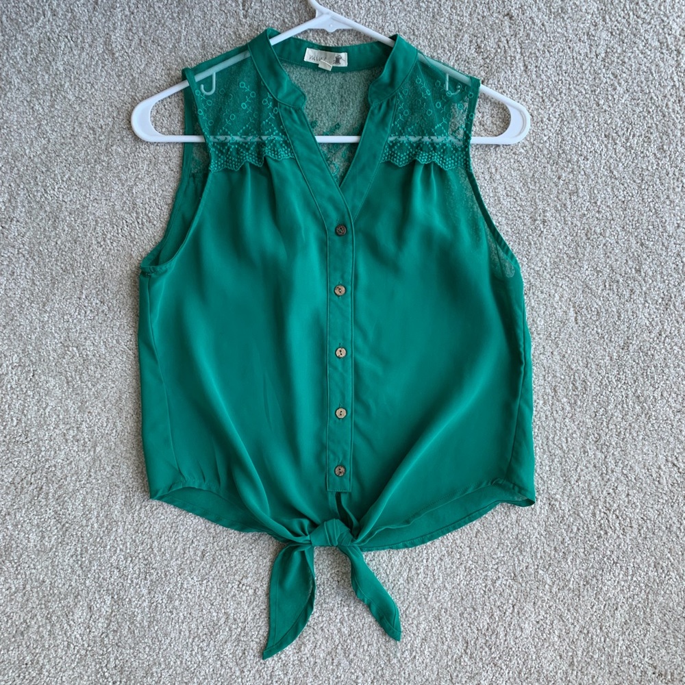 Sheer tie front tank